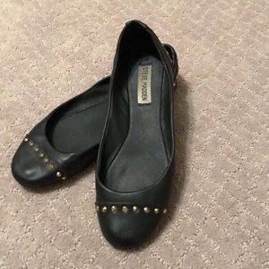 Steve Madden Black Flats with Gold Studs. Sz 7.5